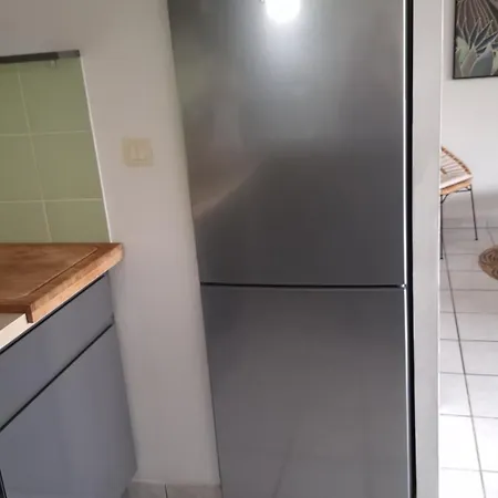Paisible Climatise Avec Jardin Apartmán